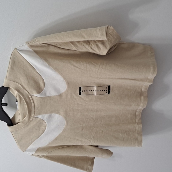 Nike cropped top size Medium - Picture 3 of 5